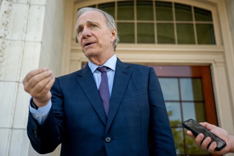 China e Japão podem diminuir investimentos em Treasuries dos EUA, alerta Dalio