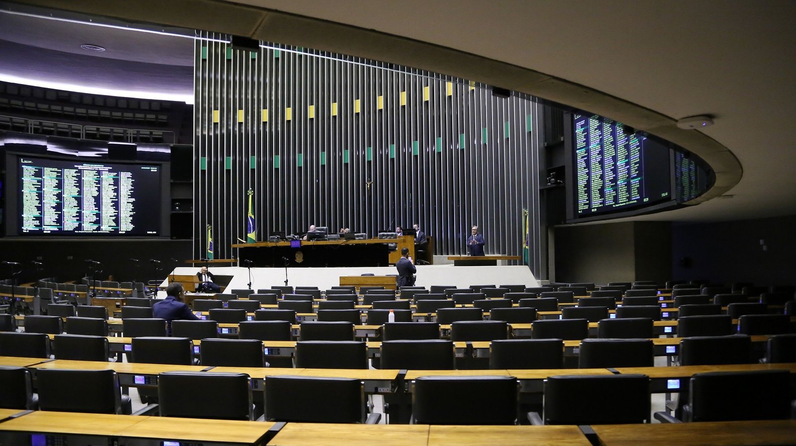 Concurso da Câmara dos Deputados oferece salários de até R$ 32 mil