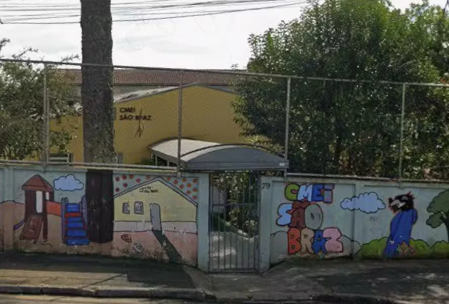 Crianças são feitas reféns por homem armado em escola de Curitiba