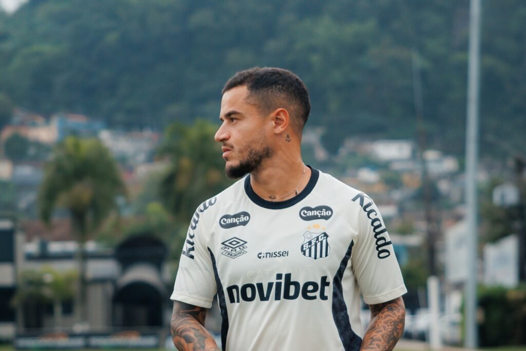 Cuca confirma Coutinho como titular no Santos pela primeira vez