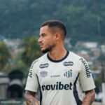 Cuca confirma Coutinho como titular no Santos pela primeira vez