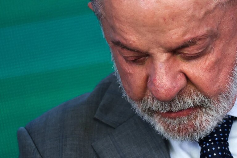 Desaprovação do governo Lula atinge 49%, revela pesquisa recente