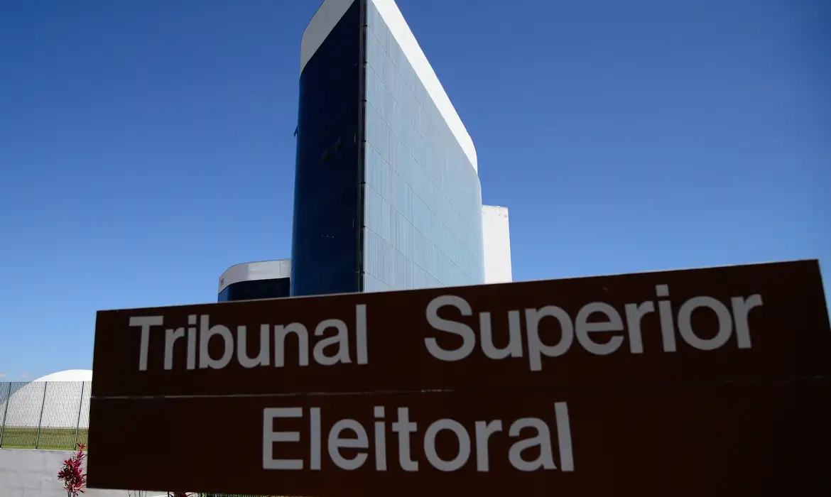 Campanha de Lula pede que TSE investigue suspensão consular dos EUA