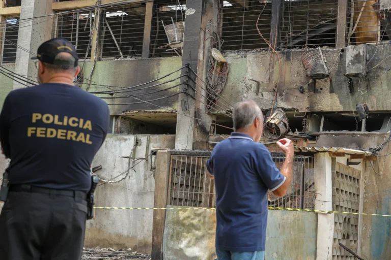 Ministro revela investimentos em UFPE após incêndio devastador