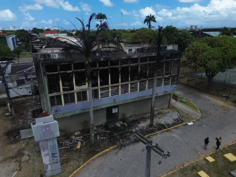 Pesquisador alerta: duas décadas de avanço científico perdidas na UFPE