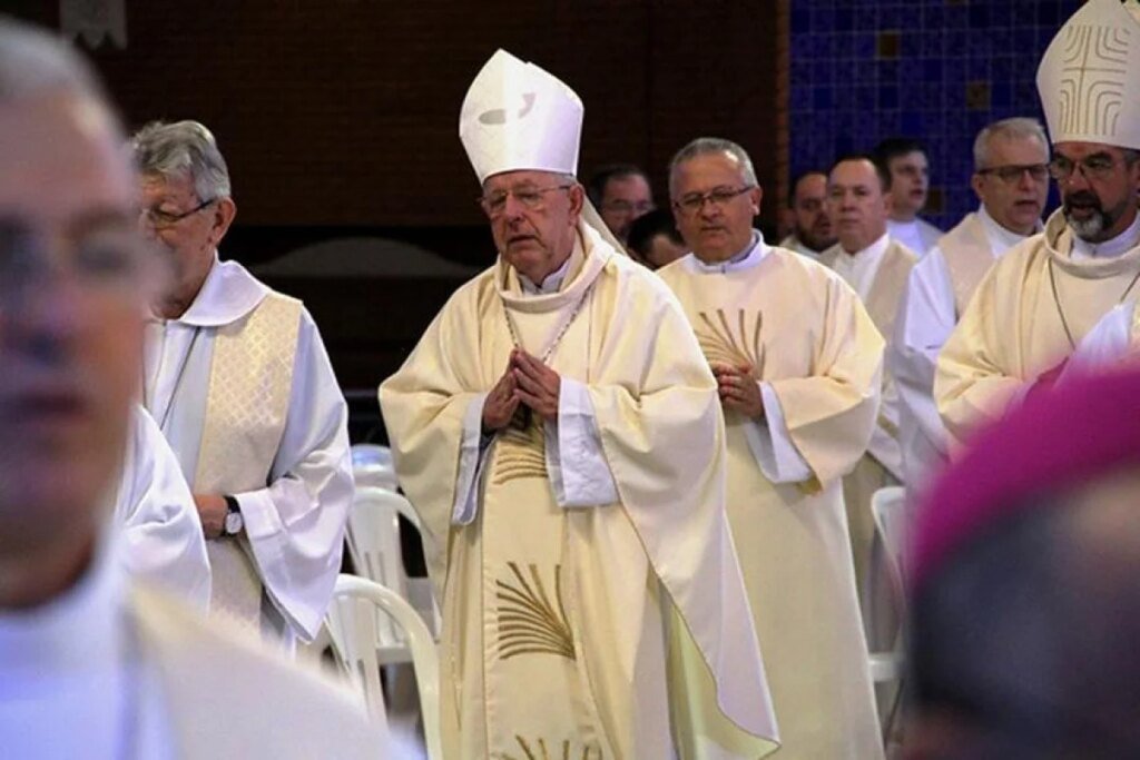 Em nome de Deus (por André Gustavo Stumpf)