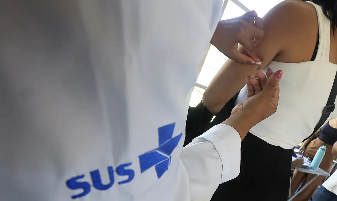 Sarampo nos EUA: Negacionismo aumenta risco de surto no Brasil