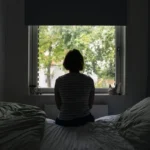 Solidão impacta negativamente a saúde mental no Brasil, revela estudo