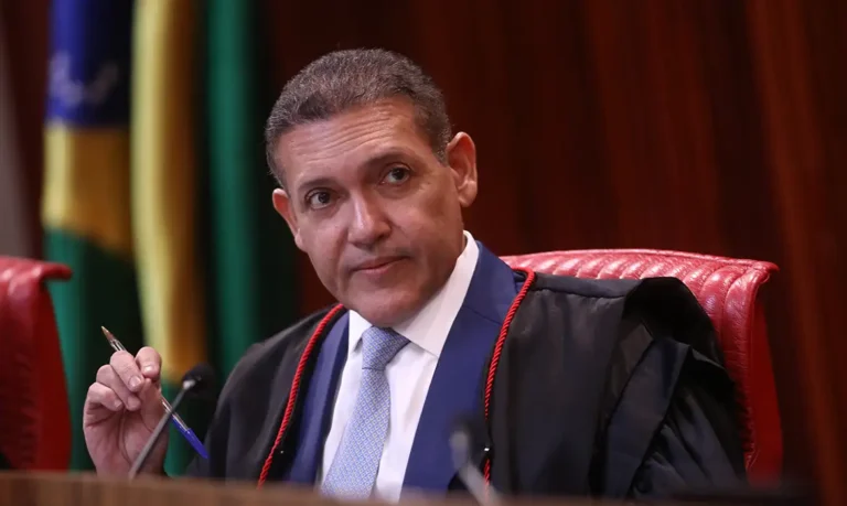 TSE determina suspensão do 'Exército do Lula' por 48 horas