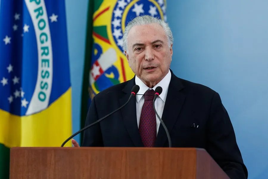 Temer Declara Suporte a Flávio Bolsonaro na Eleição Final