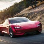 Tesla apresenta novo Roadster; Musk compara a carros de James Bond