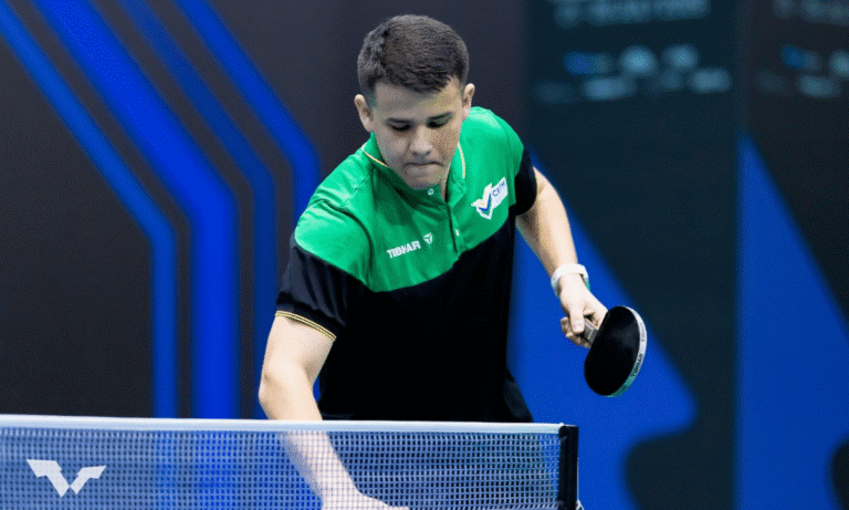 Theo Cruz conquista medalha de prata em duplas mistas no WTT Youth