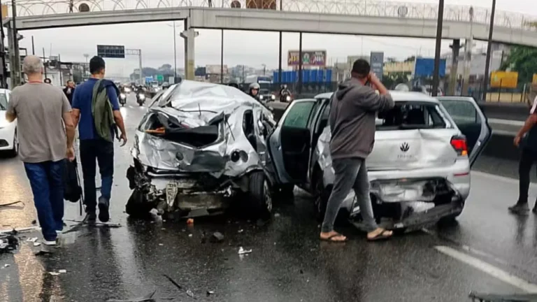 Tragédia na Via Dutra: ônibus provoca engavetamento com 22 carros
