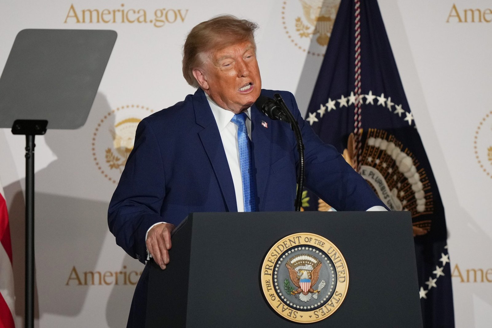 Trump atribui aumento do petróleo a conflitos na Ucrânia e Rússia